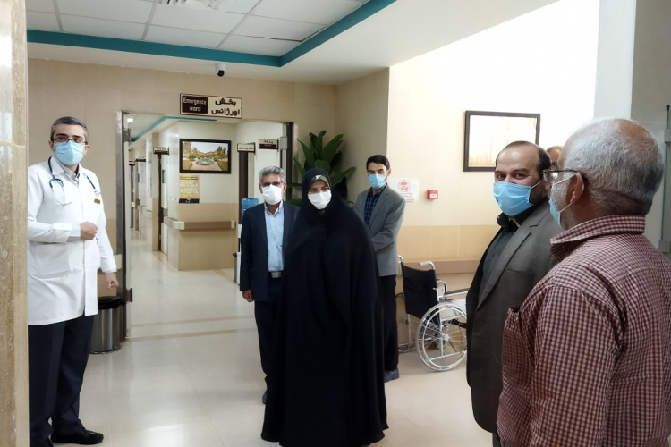 بازدید خانم دکتر الهام آزاد نماینده محترم شهرستان های نایین و خوروبیابانک از بیمارستان آفتاب هشتم