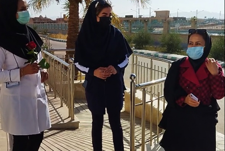 تجلیل از پرستاران بیمارستان آفتاب هشتم توسط دانش آموزان دبستان امام علی(ع)